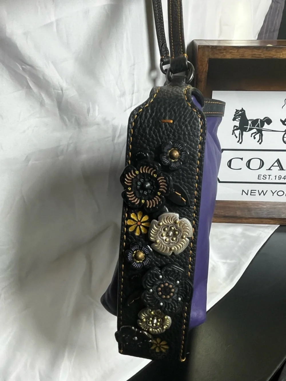 Coach 1941 Bandit Hobo 39  *RARE* - Picture 11 of 12
